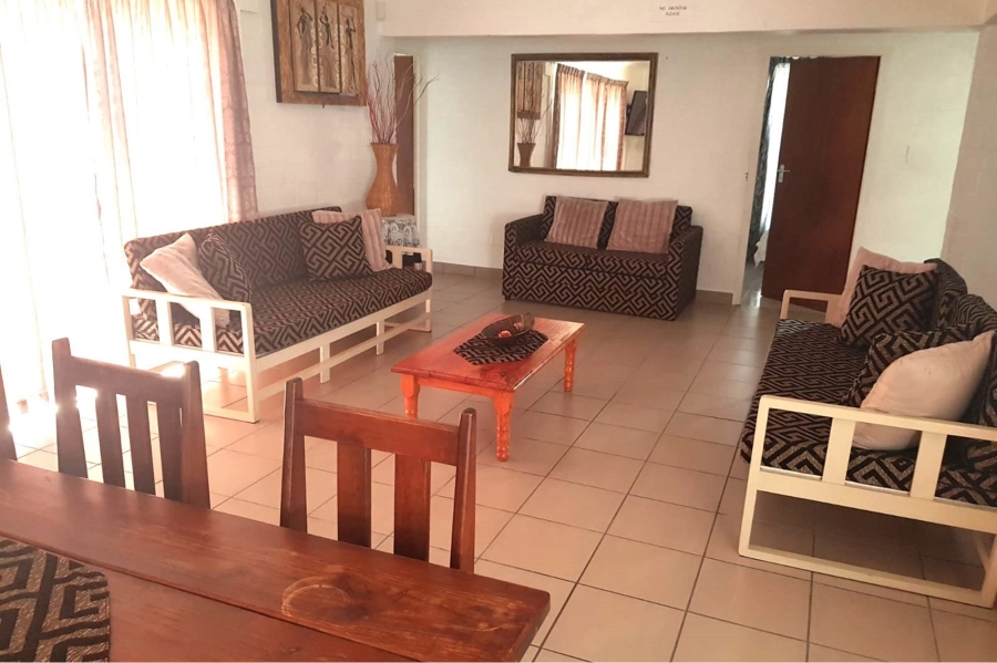 To Let 6 Bedroom Property for Rent in Apollo Ridge Western Cape